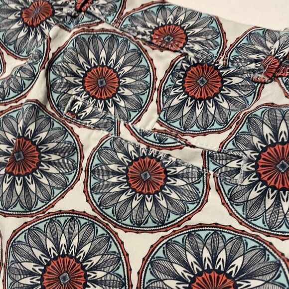 Banana Republic medallion print cuffed shorts with pockets size 2 - Picture 7 of 13